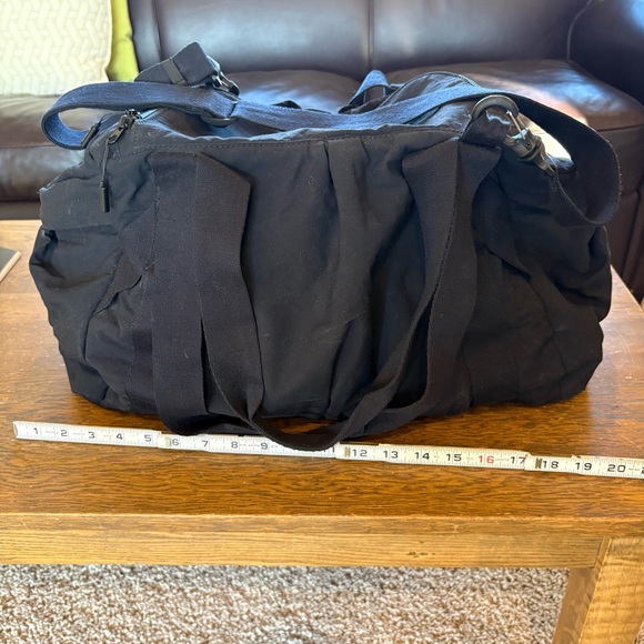 Athleta Kinetic Gym Duffle Bag Travel Weekender Black - Picture 14 of 16